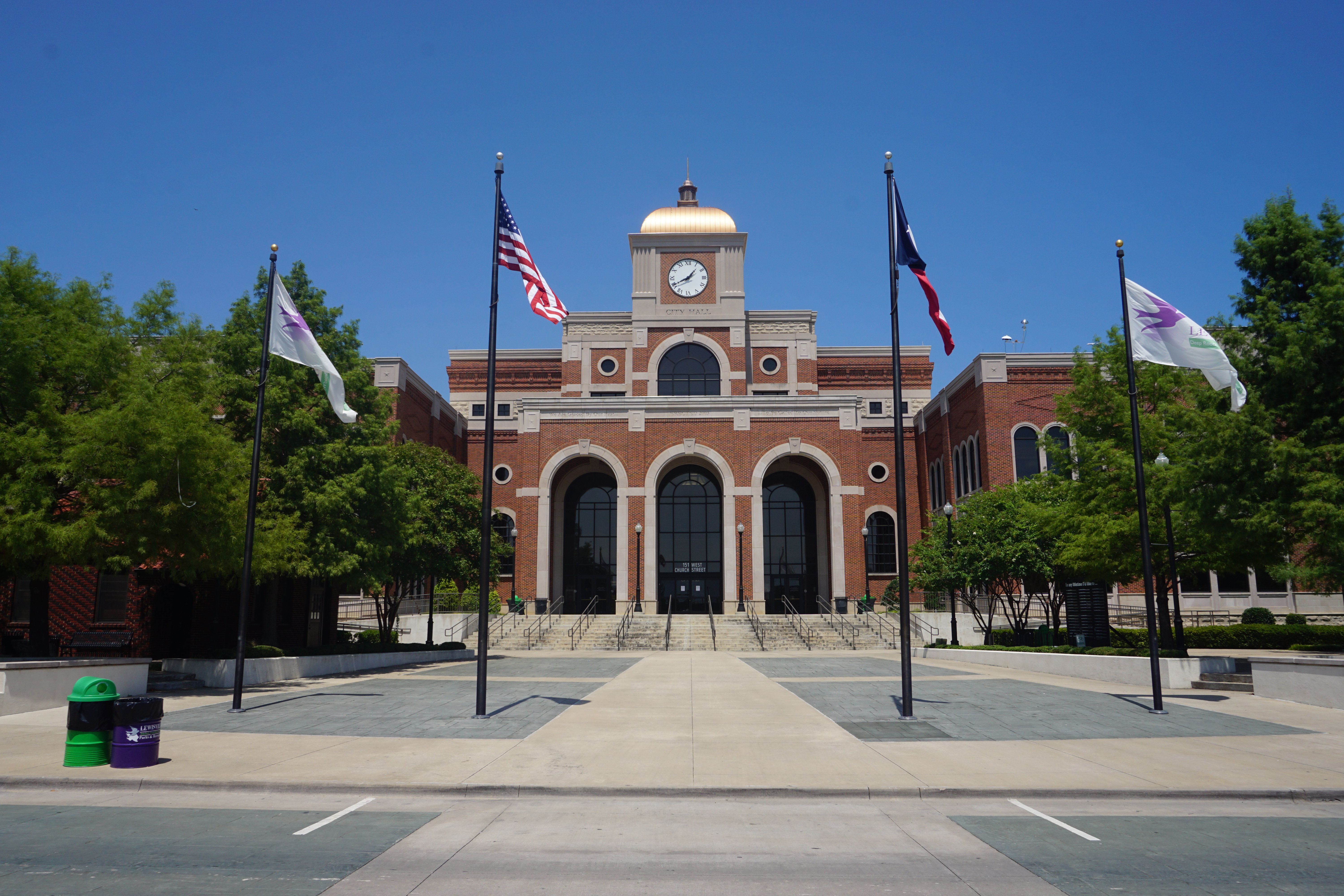 Commercial cleaning services in Lewisville, TX