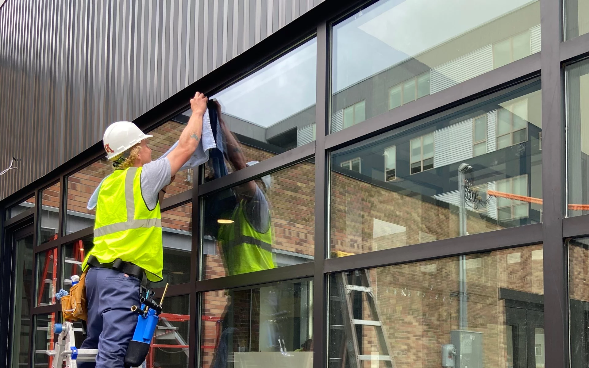 Storefront Window Washing service in Dallas TX